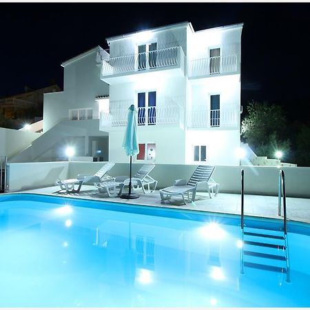 Apartments Huljev พรีมอชเตน ภายนอก รูปภาพ