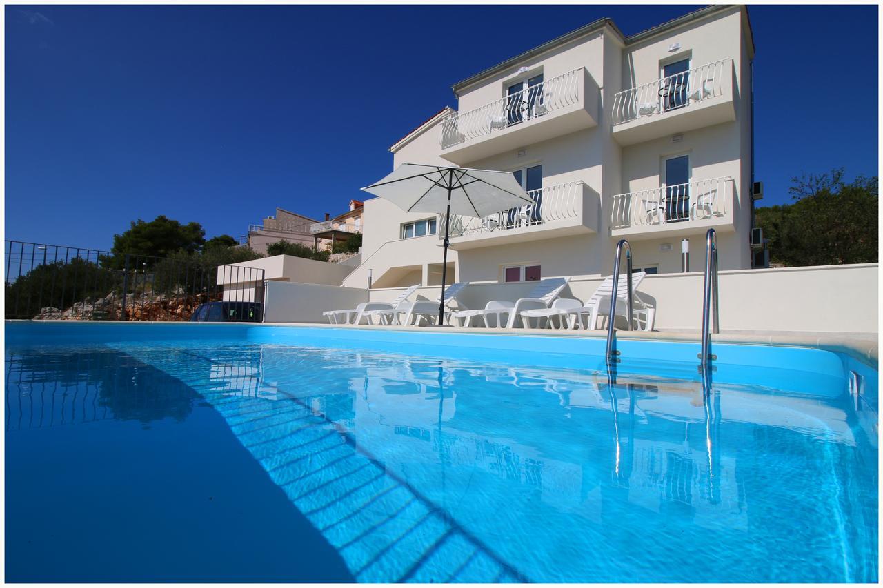 Apartments Huljev พรีมอชเตน ภายนอก รูปภาพ
