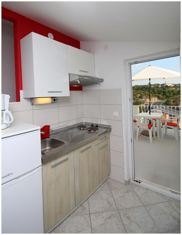 Apartments Huljev พรีมอชเตน ภายนอก รูปภาพ